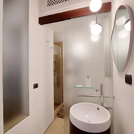 Ych Elegant Flat With Terrace To Trastevere Apartmán